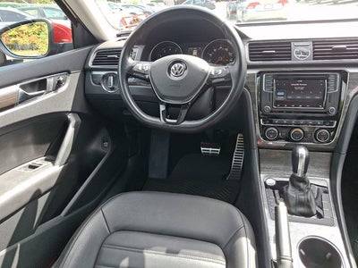 2017 Volkswagen Passat 1.8T SEL Premium