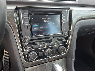 2017 Volkswagen Passat 1.8T SEL Premium
