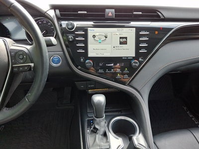 2020 Toyota Camry Hybrid XLE