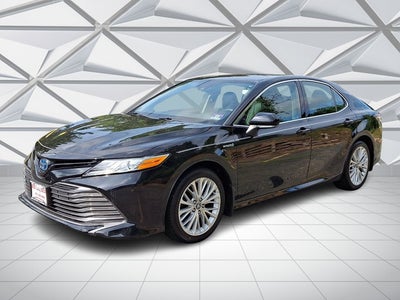 2020 Toyota Camry Hybrid XLE